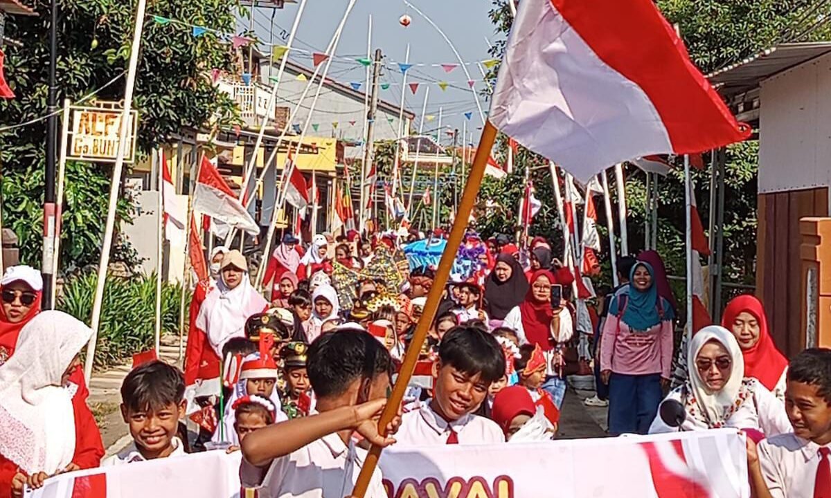Semarak Karnaval Kebangsaan SDN 01 Dan SDN 03 Widuri Pemalang Peringati HUT RI Ke 81 Tahun 