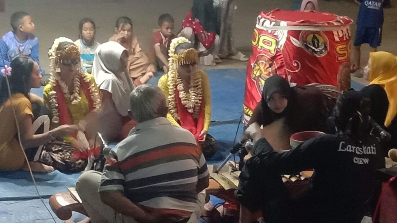 Sintren Wahyu Budaya Pemalang Tampil Hibur Warga Mulyoharjo Dan Sekitarnya 